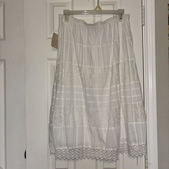 Studio West Dresses & Skirts - NWT Studio West Small Skirt White Cotton Lace Boho Festival Prairie